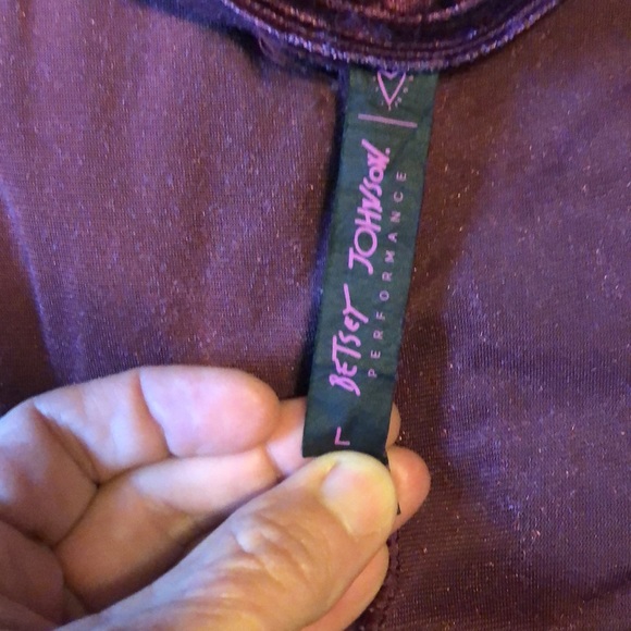 Betsy Johnson (L) Performance pull over. Pink crushed velvet, front pockets - Picture 8 of 8